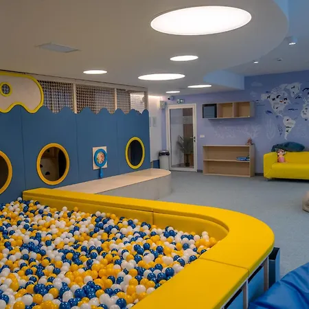 Sea Sfera - Baseny, Sauny, Jacuzzi, Sala Zabaw, Bilard, Do Plaży 400 M Płaskie Dojście *
